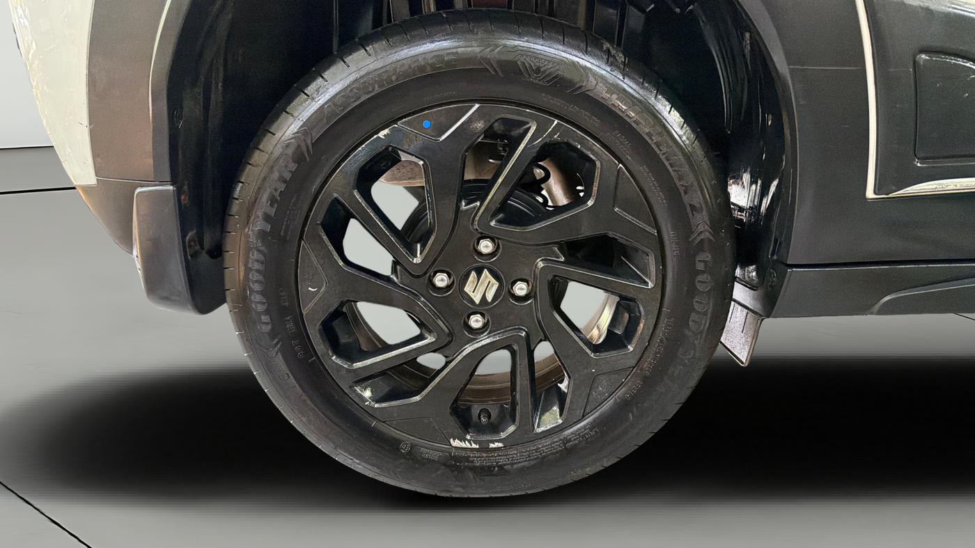 2023 Maruti FRONX DELTA PLUS 1.2L AGS, Petrol, Automatic, 10,437 km, Right Rear Wheel