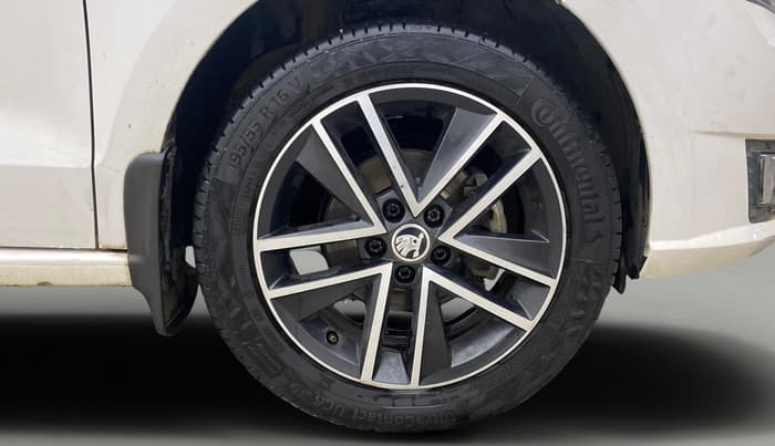 2018 Skoda Rapid 1.6 MPI STYLE PLUS MT, Petrol, Manual, 73,107 km, Right Front Wheel