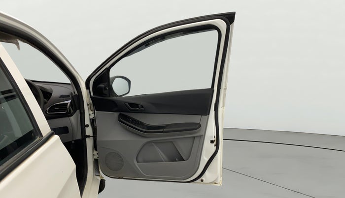 2023 Tata Tiago XT (O) PETROL, Petrol, Manual, 34,833 km, RHS Front Door