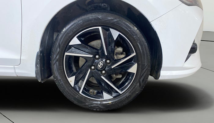 2021 Hyundai Verna SX (O) 1.5 CRDI AT, Diesel, Automatic, 1,08,132 km, Right Front Wheel