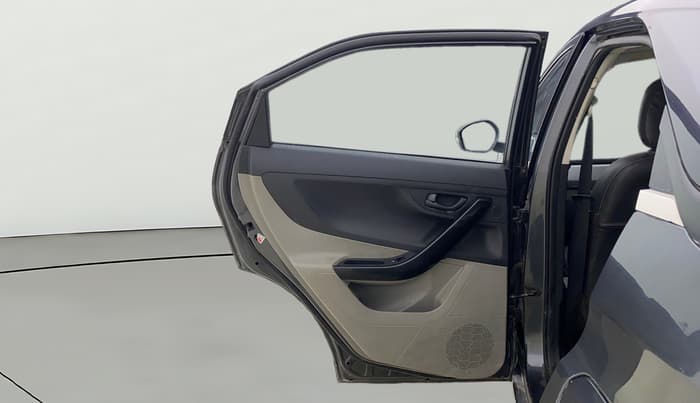 2018 Tata NEXON XM PETROL, CNG, Manual, 1,20,081 km, LHS Rear Door