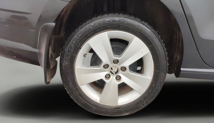 2021 Skoda Rapid 1.0 AMBITION TSI MT, Petrol, Manual, 21,907 km, Right Rear Wheel