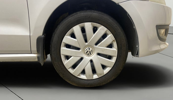 2014 Volkswagen Polo COMFORTLINE 1.5L, Diesel, Manual, 1,13,971 km, Right Front Wheel