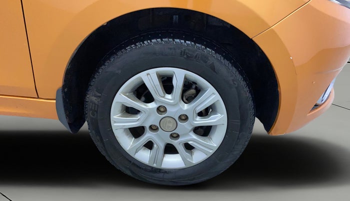 2018 Tata Tiago XZ PETROL, Petrol, Manual, 41,880 km, Right Front Wheel