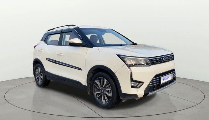 2022 Mahindra XUV300 W8 (O) 1.2 PETROL, Petrol, Manual, 80,884 km, Right Front Diagonal