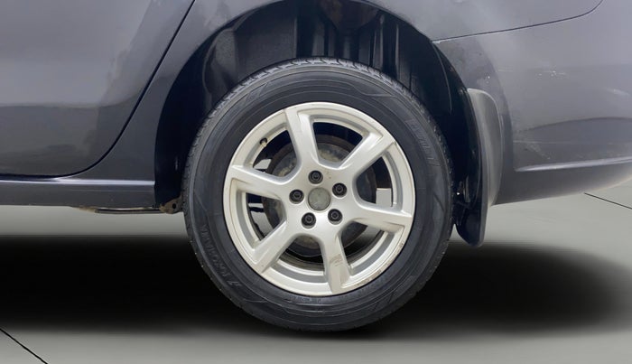 2014 Volkswagen Vento HIGHLINE 1.6 MPI, Petrol, Manual, 1,05,619 km, Left Rear Wheel