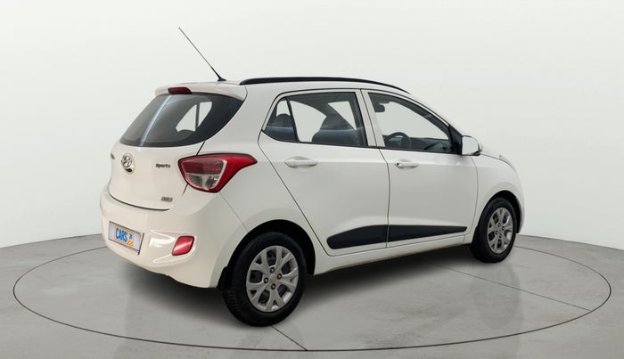 2016 Hyundai Grand i10 SPORTZ 1.2 KAPPA VTVT, Petrol, Manual, 43,582 km, Right Back Diagonal