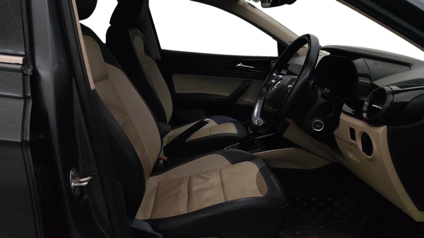 2022 Skoda SLAVIA STYLE 1.0L TSI AT, Petrol, Automatic, 80,387 km, Right Side Front Door Cabin