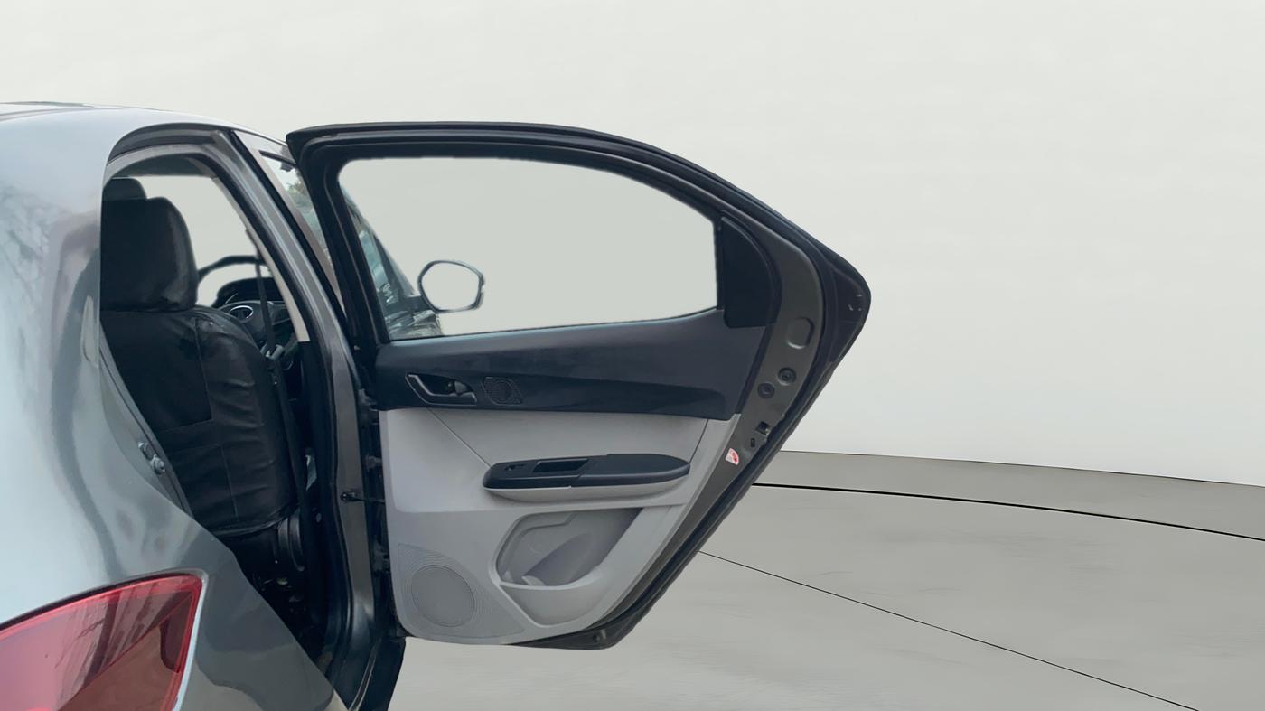 2024 Tata Tiago XT PETROL, Petrol, Manual, 26,188 km, RHS Rear Door