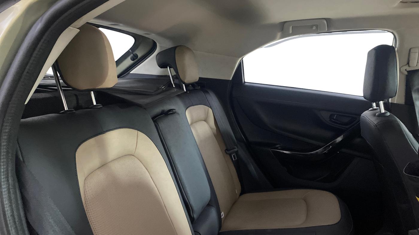 2022 Tata NEXON XZA PLUS (PREMIUM) KAZIRANGA PETROL, Petrol, Automatic, 14,871 km, Right Side Rear Door Cabin