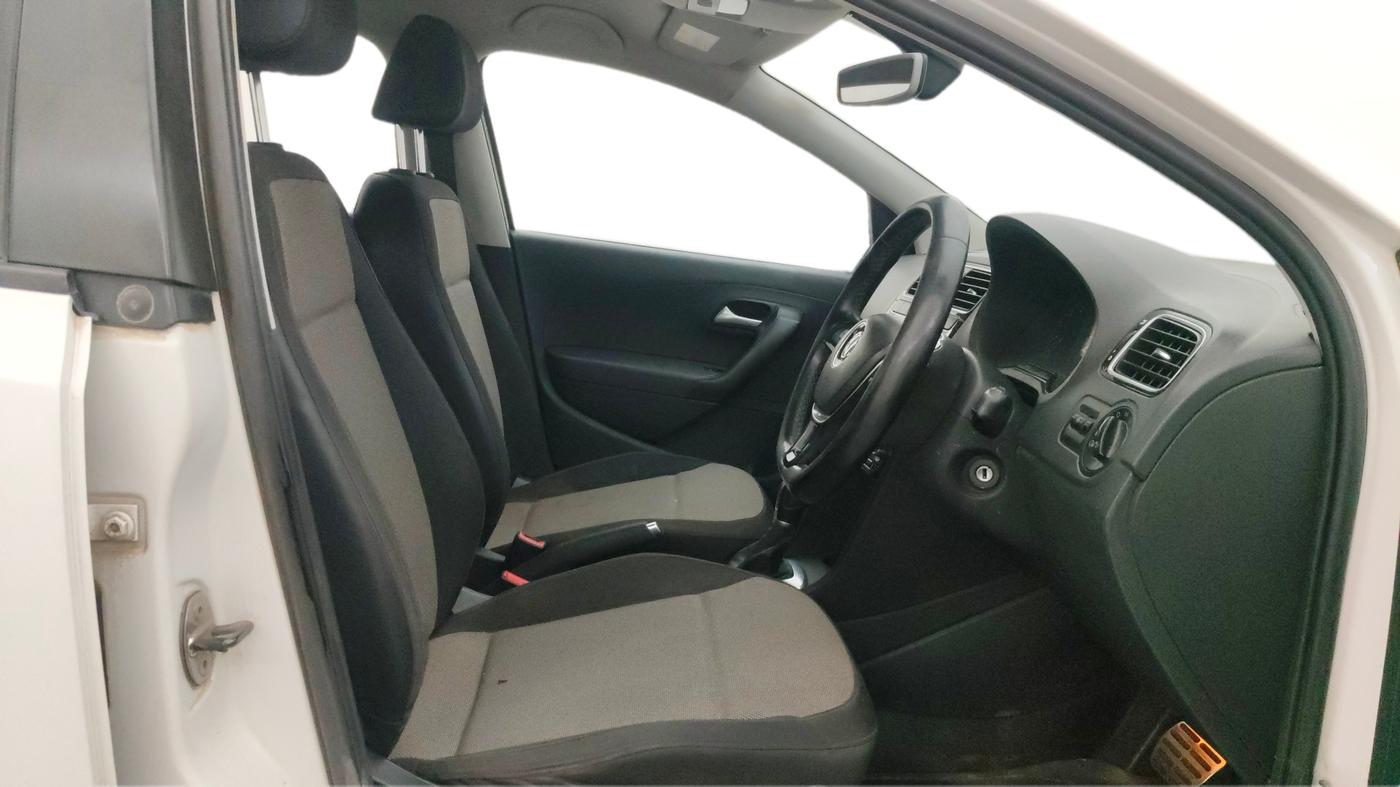 2017 Volkswagen Polo GT TSI AT, Petrol, Automatic, 61,804 km, Right Side Front Door Cabin