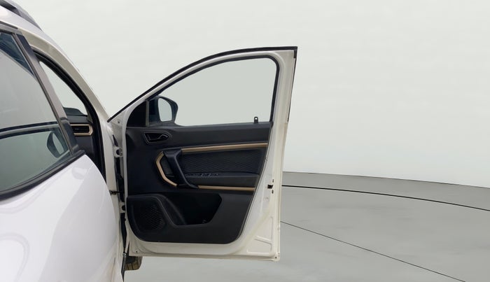 2021 Renault Kiger RXT (O) MT, Petrol, Manual, 38,965 km, RHS Front Door