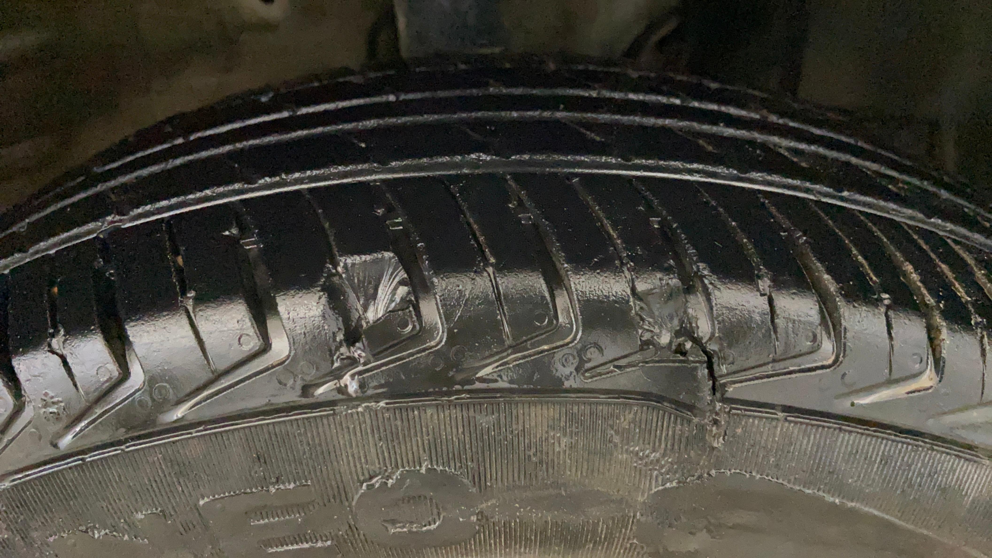 camera-Right-Front-Tyre-Tread