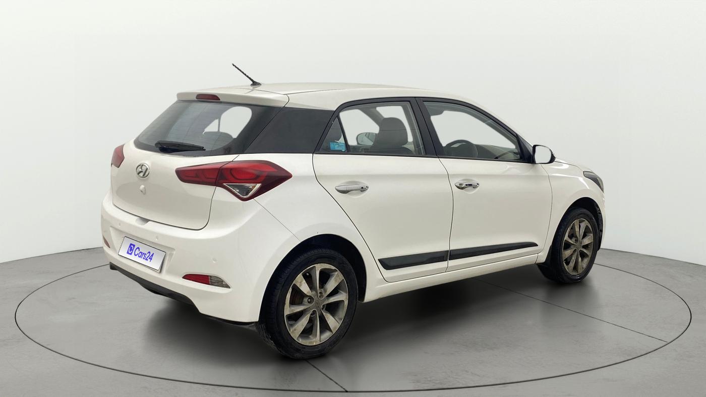 2015 Hyundai Elite i20 ASTA 1.4 CRDI, Diesel, Manual, 1,30,659 km, Right Back Diagonal