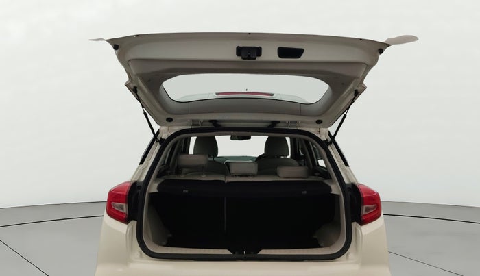 2022 Mahindra XUV300 W8 (O) 1.2 PETROL, Petrol, Manual, 38,272 km, Boot Door Open