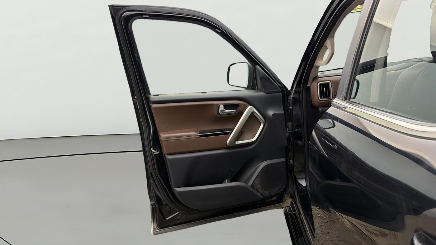 2022 Mahindra SCORPIO-N Z8 L PETROL AT 6 STR, Petrol, Automatic, 63,201 km, LHS Front Door