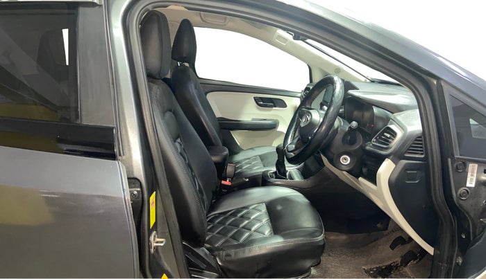 2023 Tata ALTROZ XE CNG, CNG, Manual, 67,775 km, Right Side Front Door Cabin