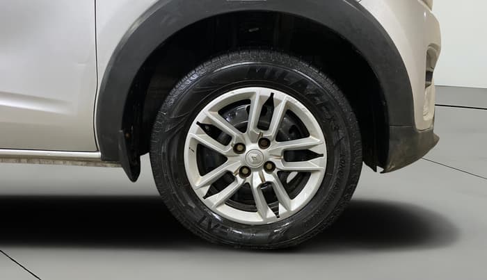 2022 Renault TRIBER RXT, Petrol, Manual, 96,018 km, Right Front Wheel