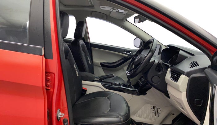 2021 Tata NEXON XZ PLUS (O) PETROL, Petrol, Manual, 45,296 km, Right Side Front Door Cabin