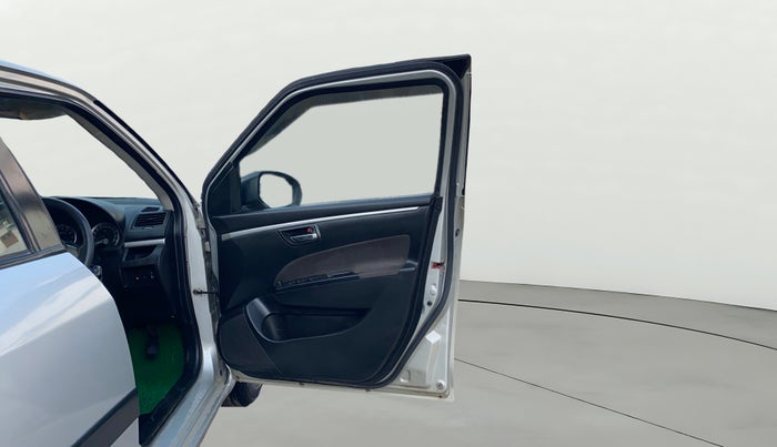 2014 Maruti Swift VXI, Petrol, Manual, 77,790 km, RHS Front Door