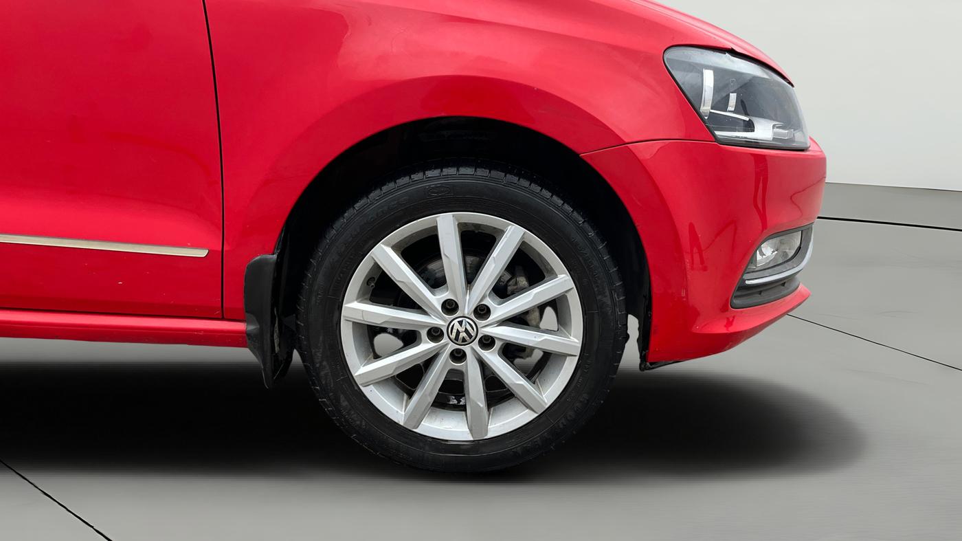 2018 Volkswagen Polo HIGHLINE PLUS 1.0 16 ALLOY, Petrol, Manual, 39,119 km, Right Front Wheel