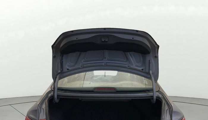 2015 Hyundai Verna FLUIDIC 4S 1.6 VTVT S(O), Petrol, Manual, 51,666 km, Boot Door Open