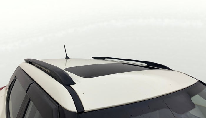 2023 Mahindra XUV300 W6 1.2 PETROL AMT, Petrol, Automatic, 15,464 km, Roof