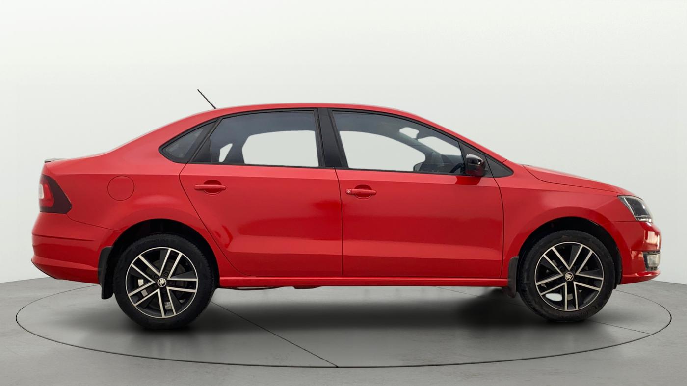 2019 Skoda Rapid STYLE 1.6 MPI AT, Petrol, Automatic, 79,104 km, Right Side View