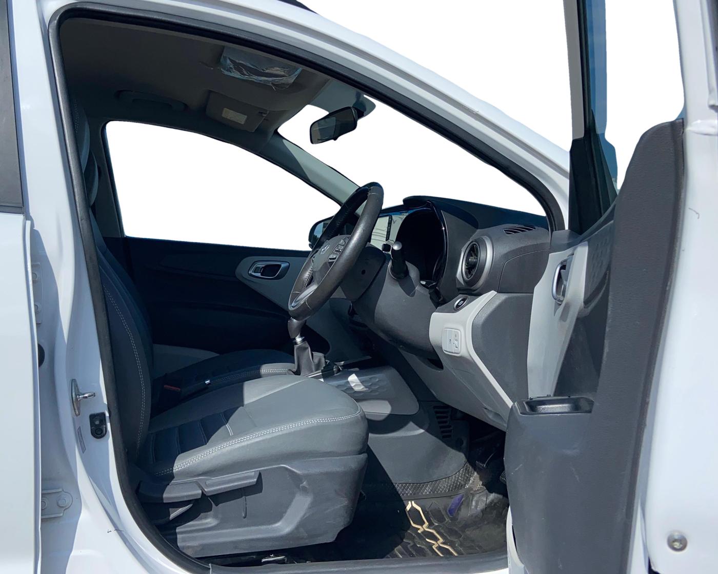 2024 Hyundai GRAND I10 NIOS ASTA 1.2 KAPPA VTVT, Petrol, Manual, 17,753 km, Right Side Front Door Cabin