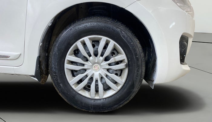 2020 Maruti Swift VXI AMT, Petrol, Automatic, 42,135 km, Right Front Wheel