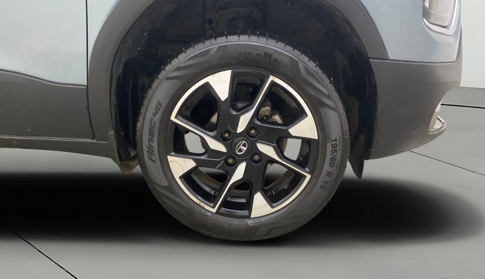 2023 Tata PUNCH CREATIVE  AMT, Petrol, Automatic, 27,386 km, Right Front Wheel