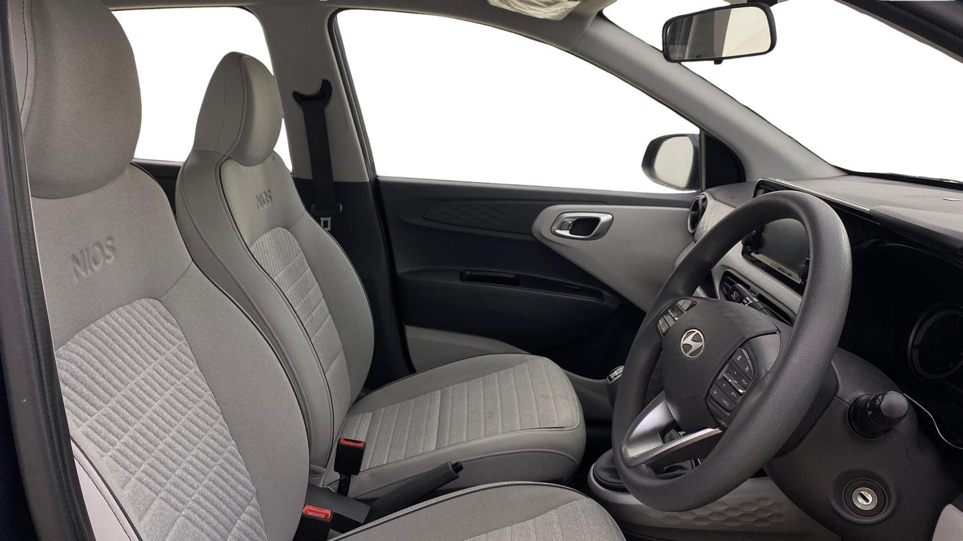 2023 Hyundai GRAND I10 NIOS SPORTZ 1.2 KAPPA VTVT, Petrol, Manual, 36,611 km, Right Side Front Door Cabin