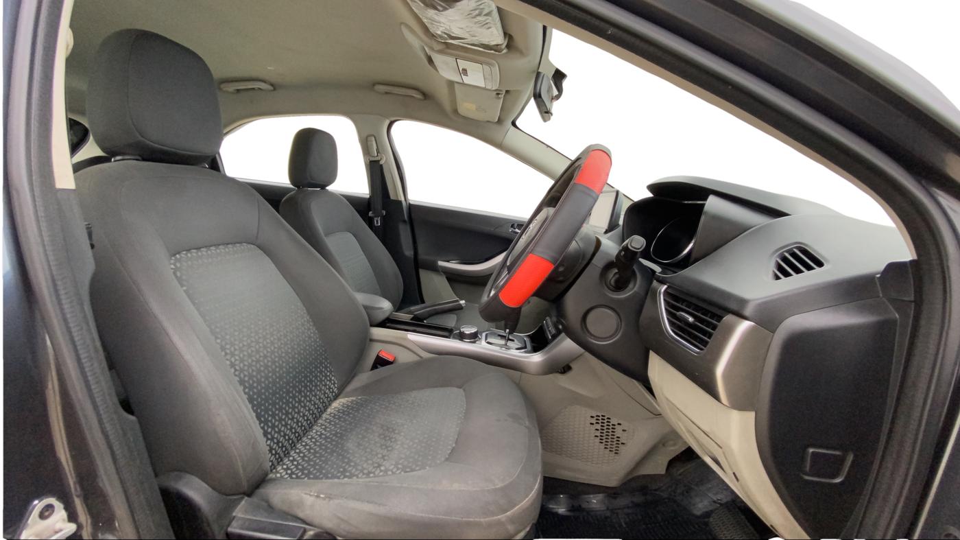 2018 Tata NEXON XZA PLUS DIESEL DUAL TONE, Diesel, Automatic, 1,34,209 km, Right Side Front Door Cabin