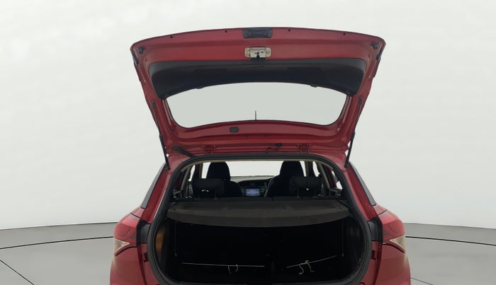 2017 Hyundai Elite i20 ASTA 1.2 (O), Petrol, Manual, 1,31,406 km, Boot Door Open