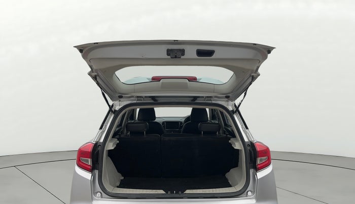 2023 Mahindra XUV300 W6 1.2 PETROL, Petrol, Manual, 38,391 km, Boot Door Open