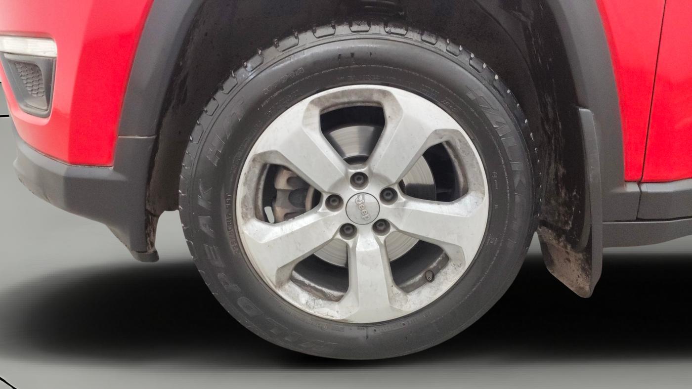 2018 Jeep Compass LONGITUDE (O) 2.0 DIESEL, Diesel, Manual, 1,00,310 km, Left Front Wheel