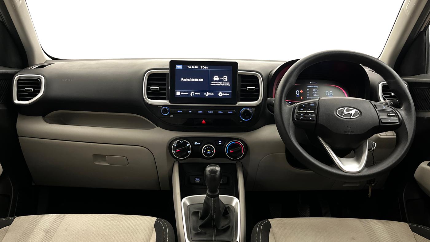 2022 Hyundai VENUE S 1.2, Petrol, Manual, 32,325 km, Dashboard