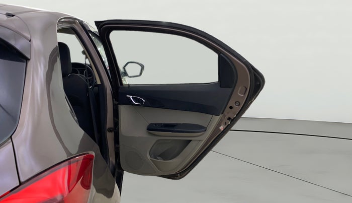 2016 Tata Tiago XZ PETROL, CNG, Manual, 68,463 km, RHS Rear Door