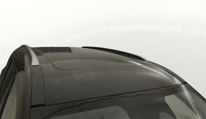 2022 Mahindra XUV700 AX 7 LUXURY P AT 7 STR, Petrol, Automatic, 17,184 km, Roof