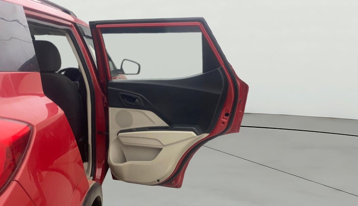 2021 Mahindra XUV300 W6 1.2 PETROL AMT, Petrol, Automatic, 59,831 km, RHS Rear Door