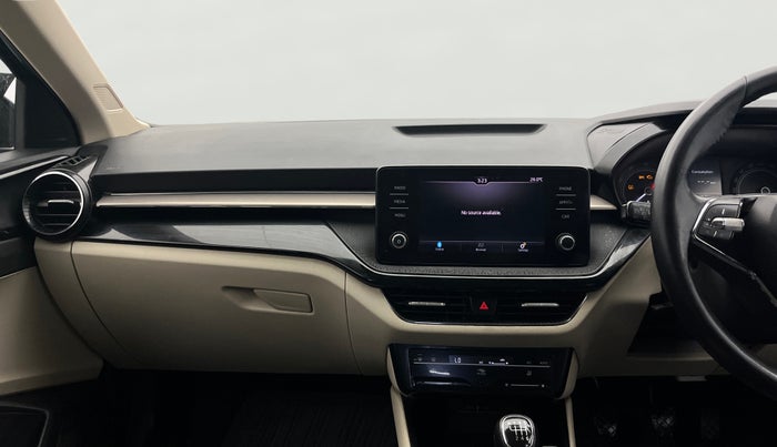 2023 Skoda SLAVIA AMBITION 1.0L TSI MT, Petrol, Manual, 51,751 km, Air Conditioner