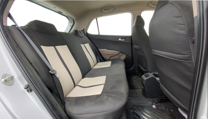 2018 Hyundai Grand i10 SPORTZ 1.2 KAPPA VTVT, Petrol, Manual, 26,306 km, Right Side Rear Door Cabin