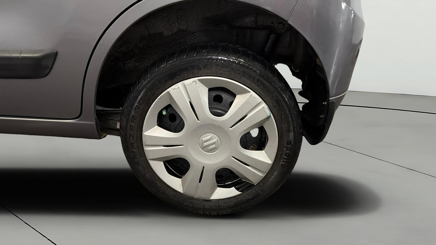 2017 Maruti Wagon R 1.0 VXI, Petrol, Manual, 28,201 km, Left Rear Wheel