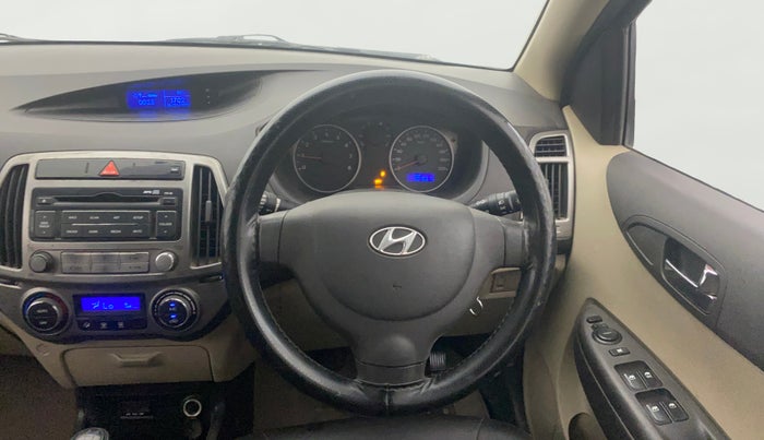 2013 Hyundai i20 MAGNA (O) 1.2, Petrol, Manual, 1,01,648 km, Steering Wheel Close Up