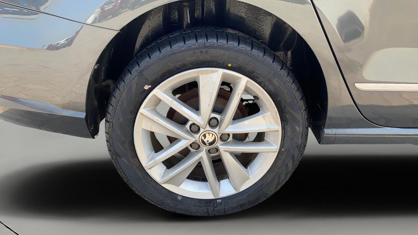 2020 Skoda Rapid STYLE AT TSI, Petrol, Automatic, 56,885 km, Right Rear Wheel