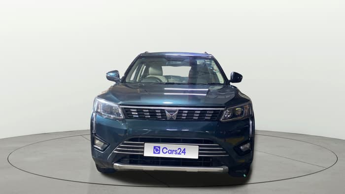 2022 Mahindra XUV300 W8 (O) 1.5 DIESEL, Diesel, Manual, 1,10,037 km, Front