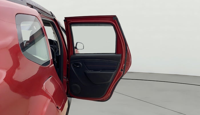 2018 Renault Duster RXS CVT, Petrol, Automatic, 1,43,526 km, RHS Rear Door