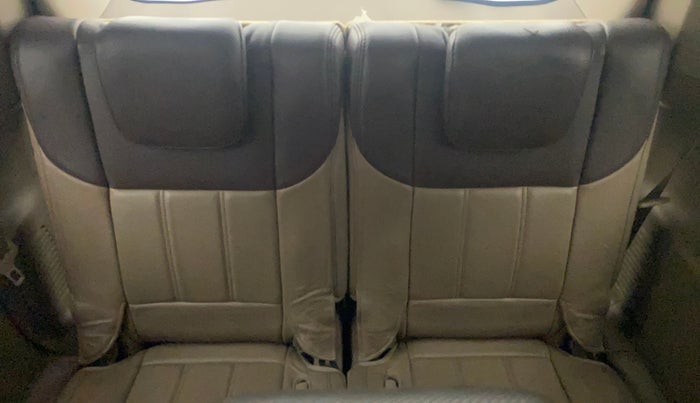 2012 Mahindra XUV500 W8, Diesel, Manual, 1,39,724 km, Third Seat Row ( optional )