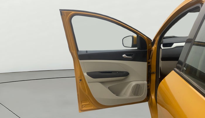 2019 Renault TRIBER RXZ, Petrol, Manual, 37,121 km, LHS Front Door