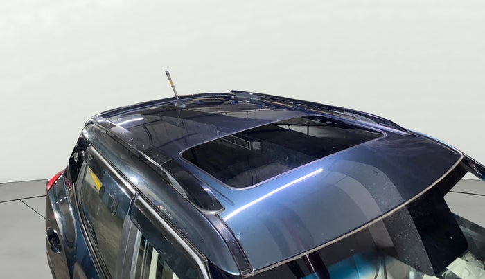 2022 Mahindra XUV300 W8 (O) 1.5 DIESEL, Diesel, Manual, 1,10,037 km, Roof